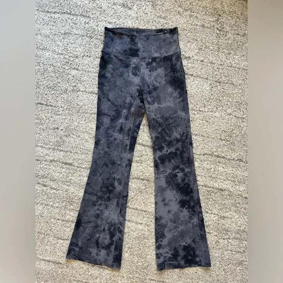 Lululemon Groove Super High Rise Flare Pant Diamond Dye size 8 - Picture 2 of 8